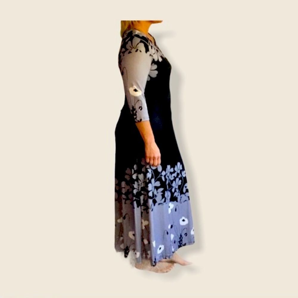 MAXI DRESS WITH 3/4 SLEEVE‎ - Picture 3 of 4
